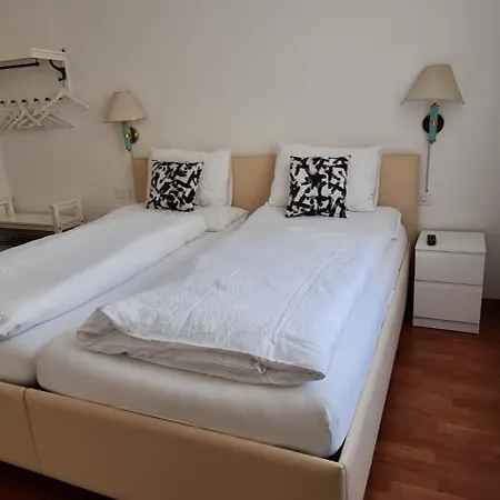 Hotel Corona Hotel *